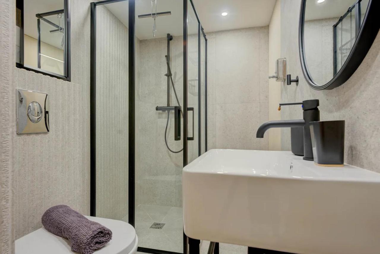 Duplex Mezzanine Near Shops & Cafes Appartement *