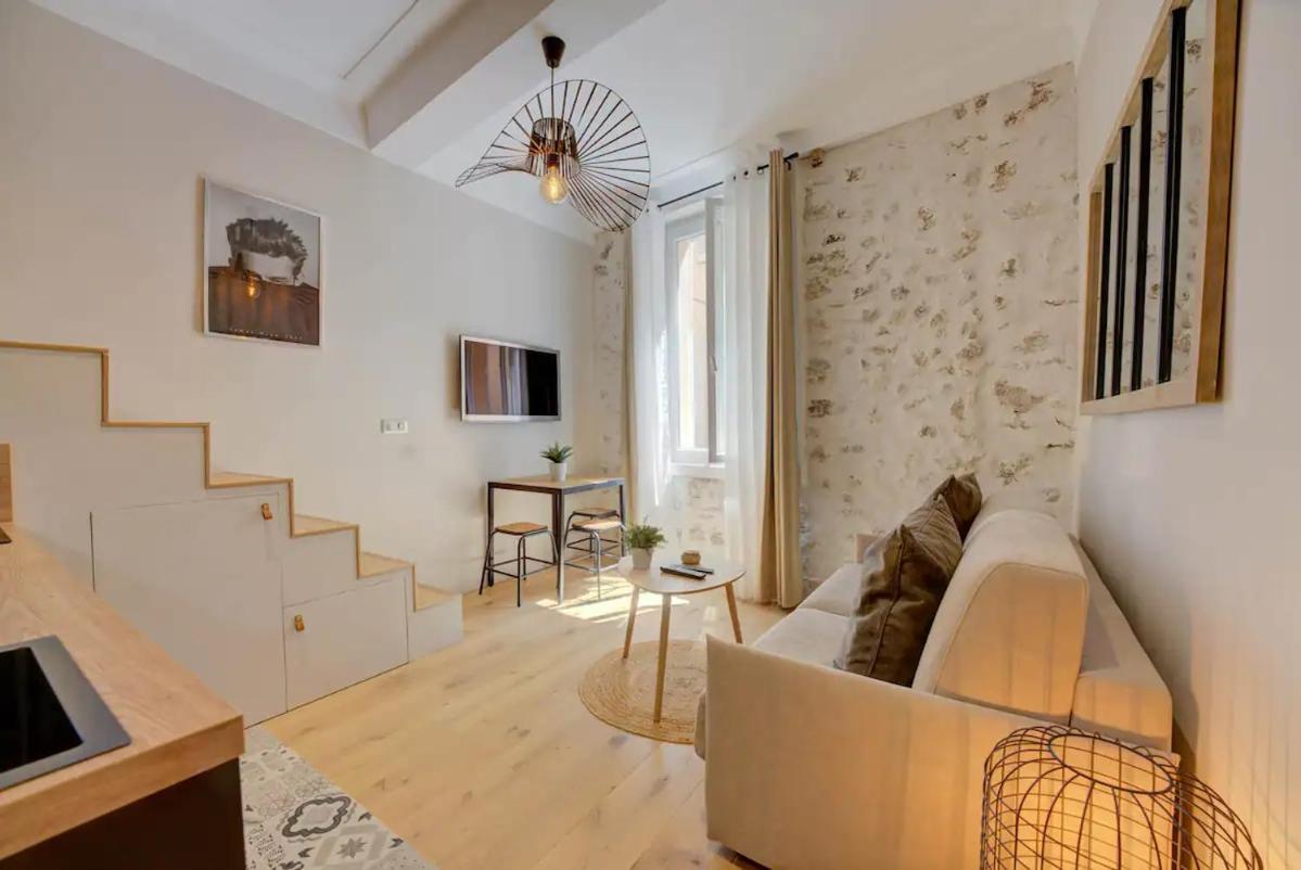 Duplex Mezzanine Near Shops & Cafes Appartement *